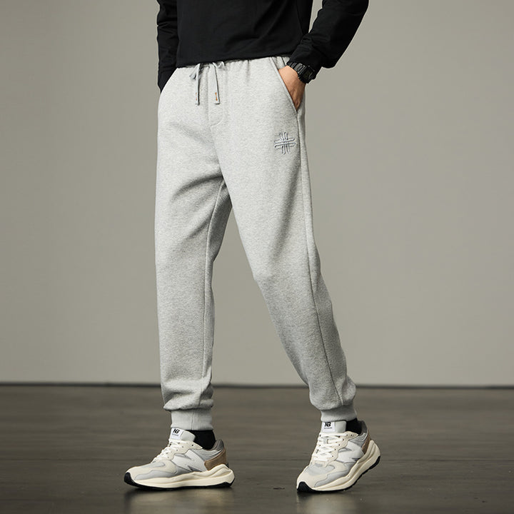 Herren Joggerhose aus weichem Fleece mit elastischem Bund, Kordelzug und Bündchen Echo Archiv