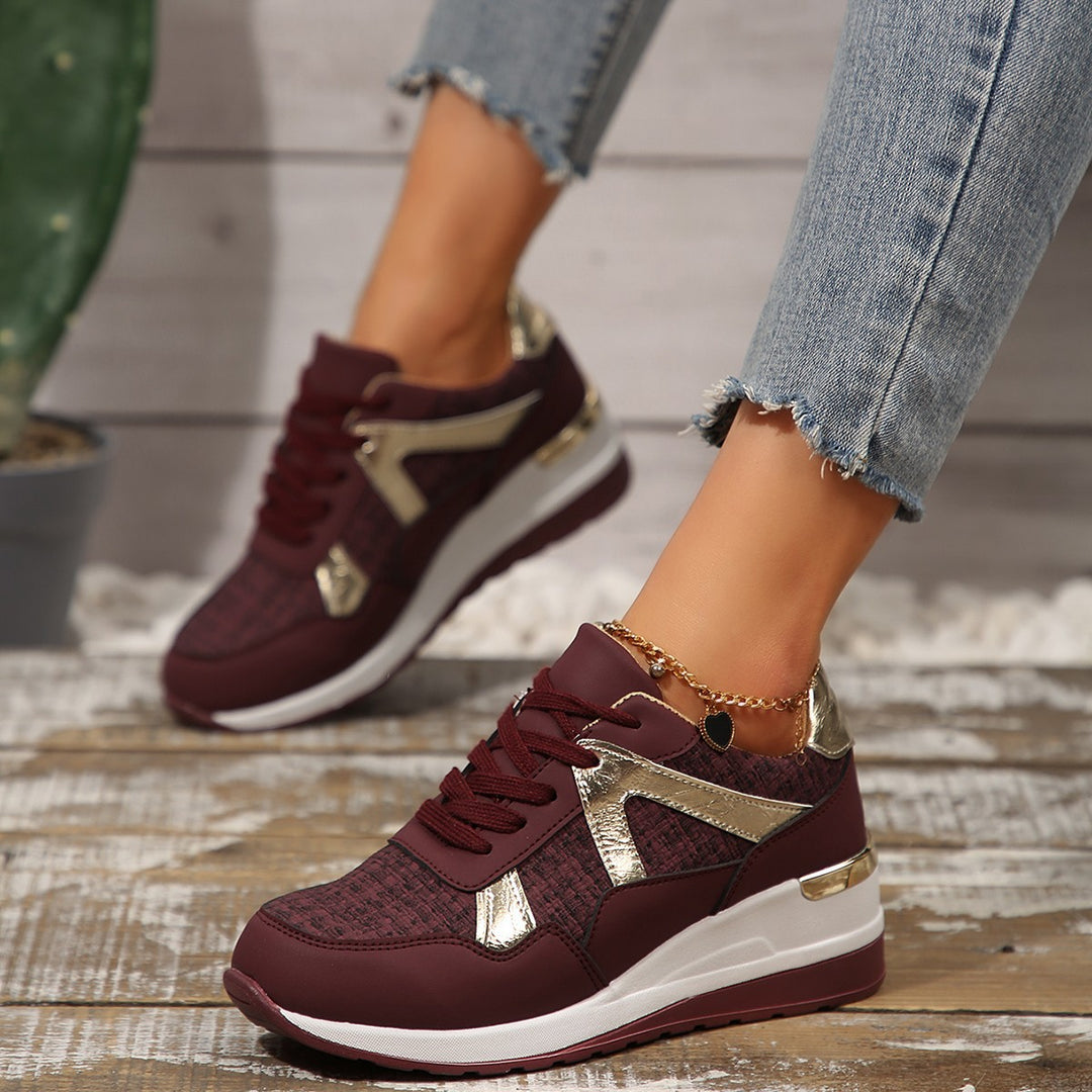 Damen sportlicher Keil-Sneaker mit gepolstertem Memory-Fußbett und eleganten Metallic-Akzenten Echo Archiv