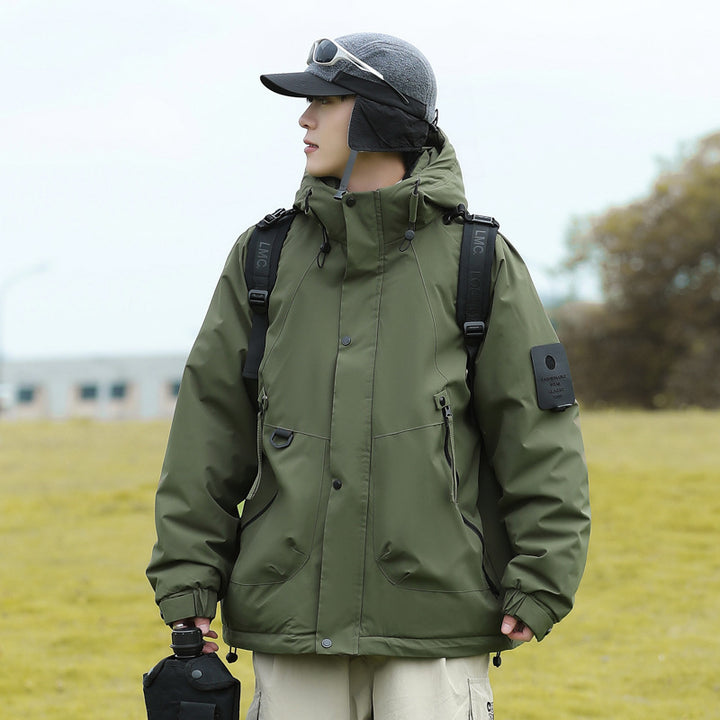 Herren wärmedämmende Outdoor-Jacke mit verstellbarer Kapuze und zahlreichen Taschen Echoarchiv