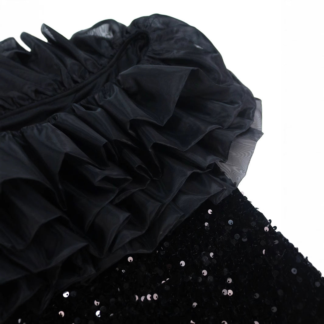 Damen Elegantes Abendkleid mit voluminösen Rüschen und funkelnden Pailletten Echo Archiv