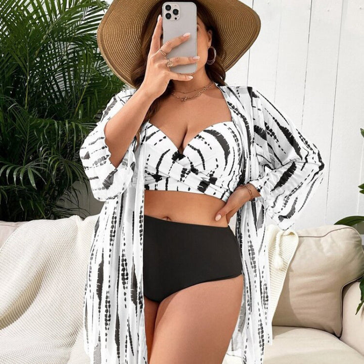 Damen Strandüberwurf mit modischem Schnitt und eleganten Mustern Echo Archiv