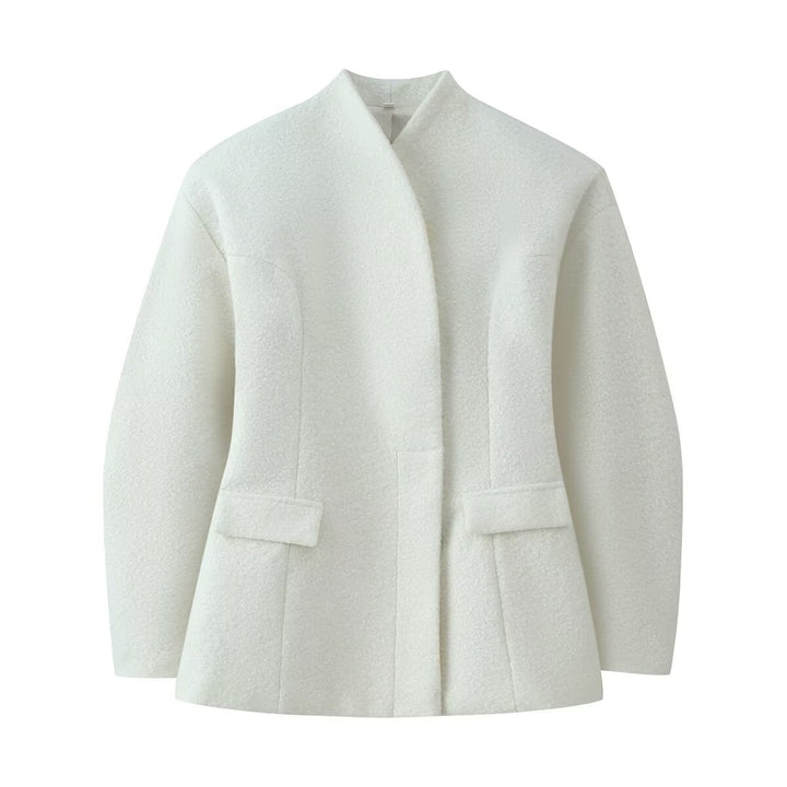 Damen Kragenlose Bouclé-Jacke mit taillierten Abnähern und Pattentaschen Echoarchiv
