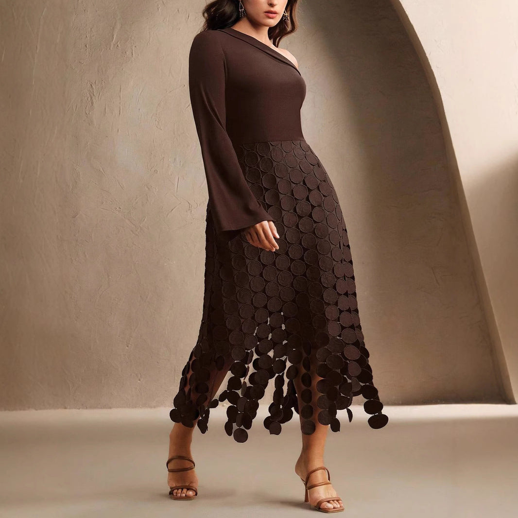 Damen Asymmetrisches Midikleid mit Ein-Schulter-Oberteil und Kreisapplikationsrock – Avérine