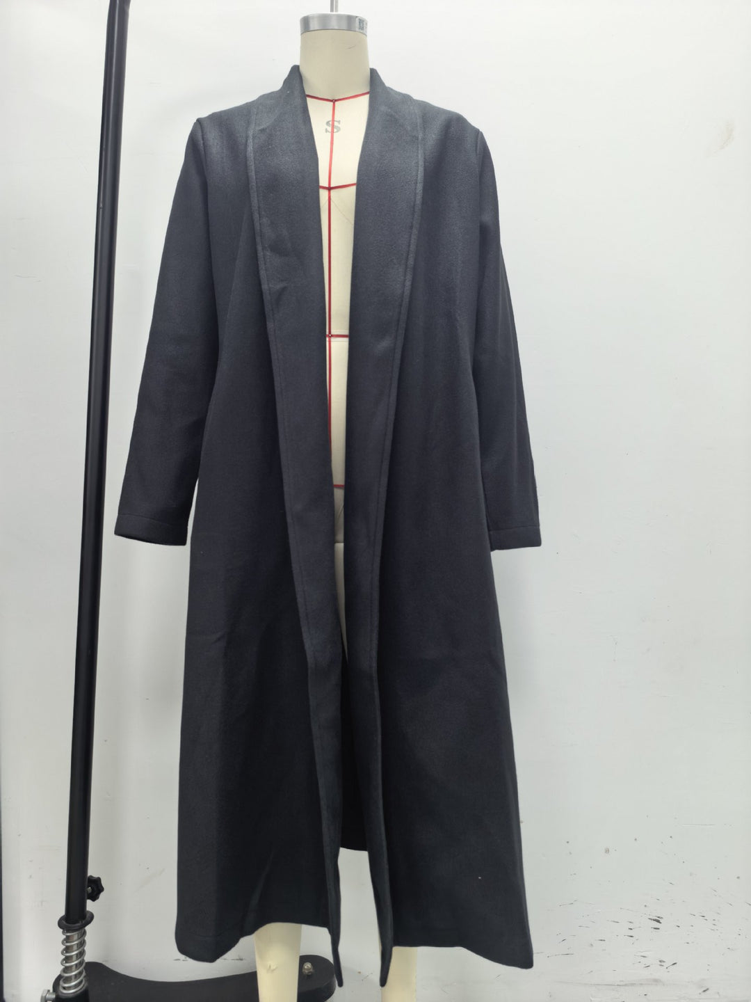 Damen eleganter langer Wollmix-Mantel mit offenem Fall und seitlichen Eingrifftaschen Echoarchiv
