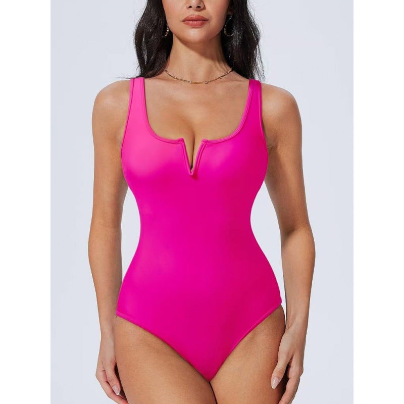 Damen Einteiliger Badeanzug mit tiefem V-Ausschnitt und kontrastierenden Details Echo Archiv
