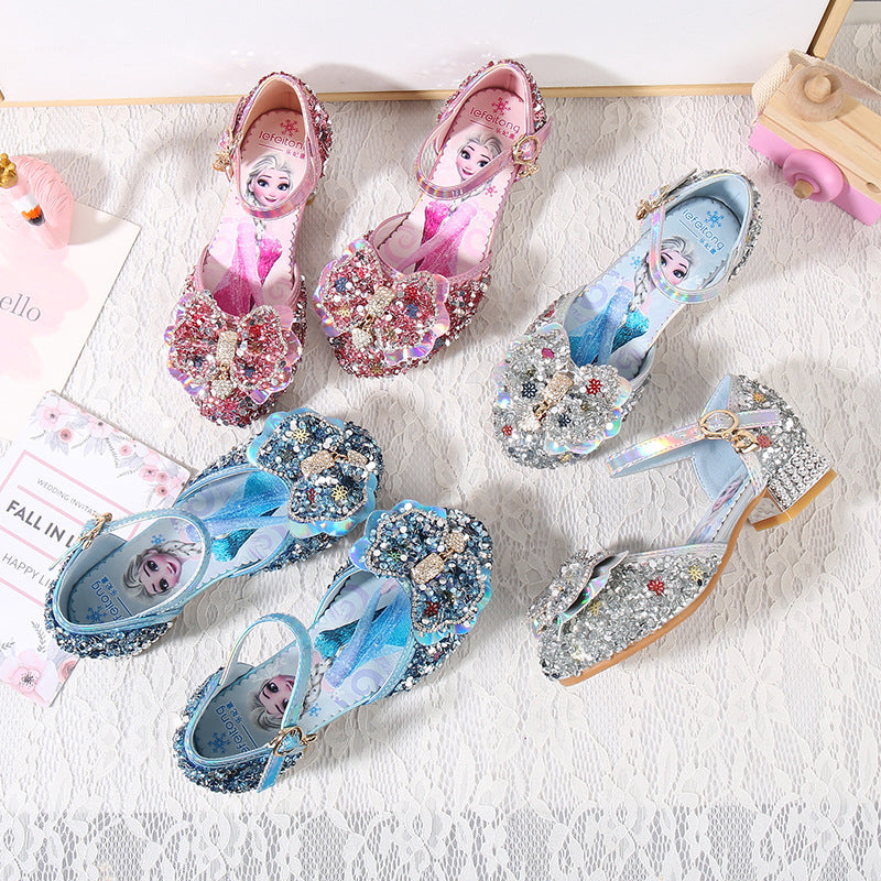 Mädchen Glitzernde Ballerinas mit Blumen- und Strassverzierung Echo Archiv