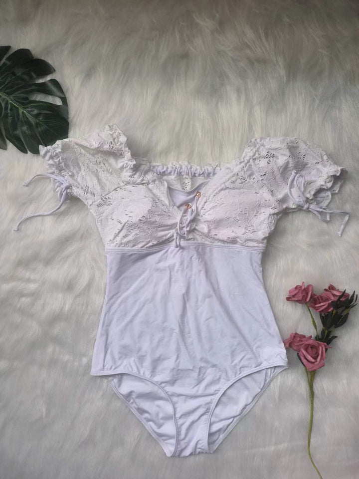 Damen Einteiler-Badeanzug mit romantischen Spitzen-Details Echo Archiv