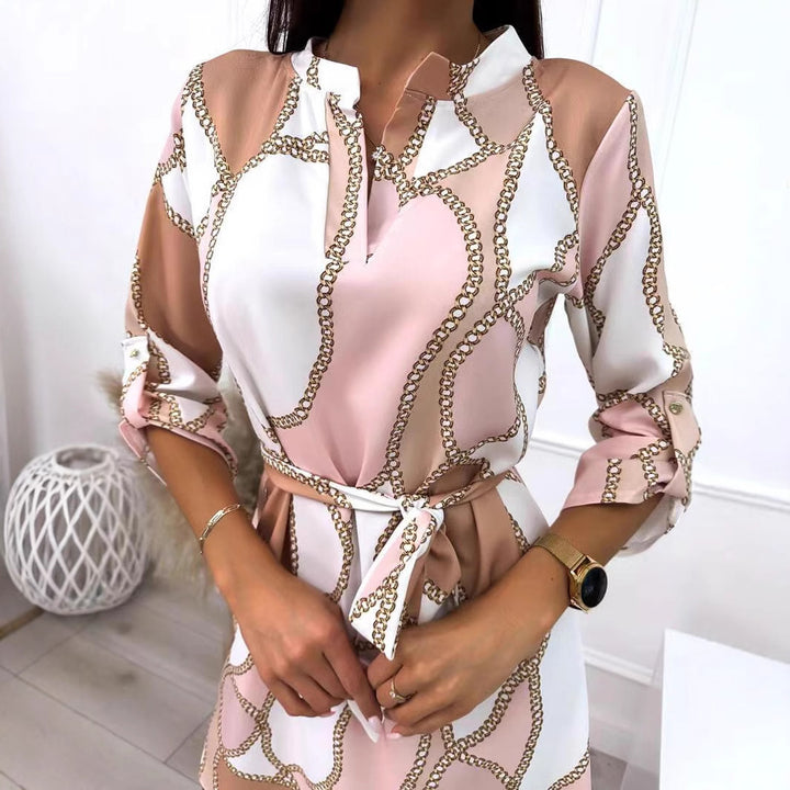 Damen nan locker fallendes Hemdblusen-Kleid mit Kettendruck, abnehmbarem Taillengürtel und krempelbaren Dreiviertelärmeln Echo Archiv