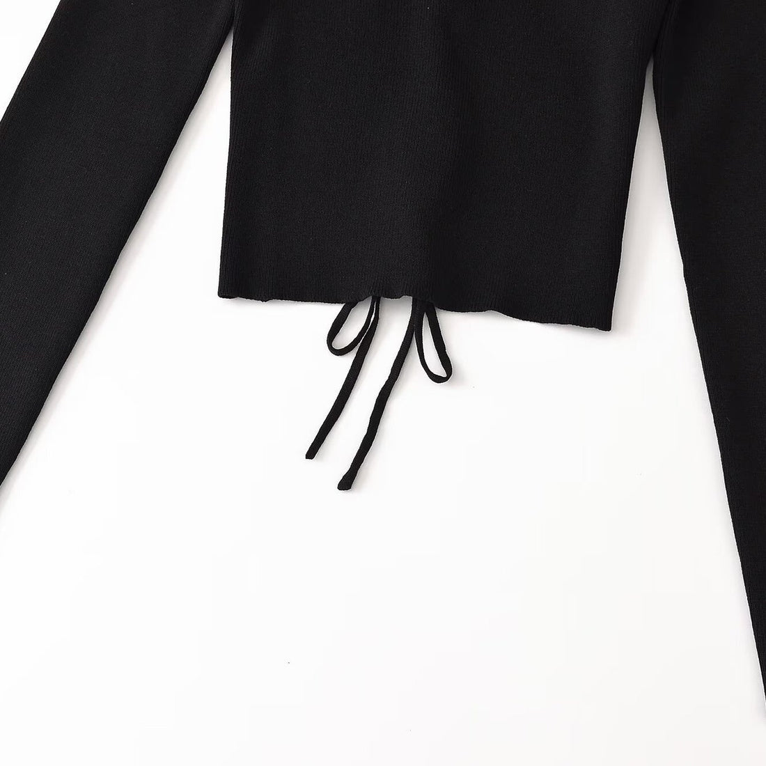 Damen Cropped Feinstrick-Top mit tiefem V‑Ausschnitt, dekorativer Schnürung vorne und Tunnelzugsaum Echoarchiv