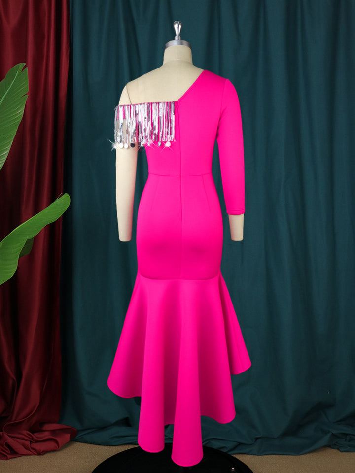 Damen elegantes Kleid mit asymmetrischem Ausschnitt und schwingendem Rüschenrock Echo Archiv