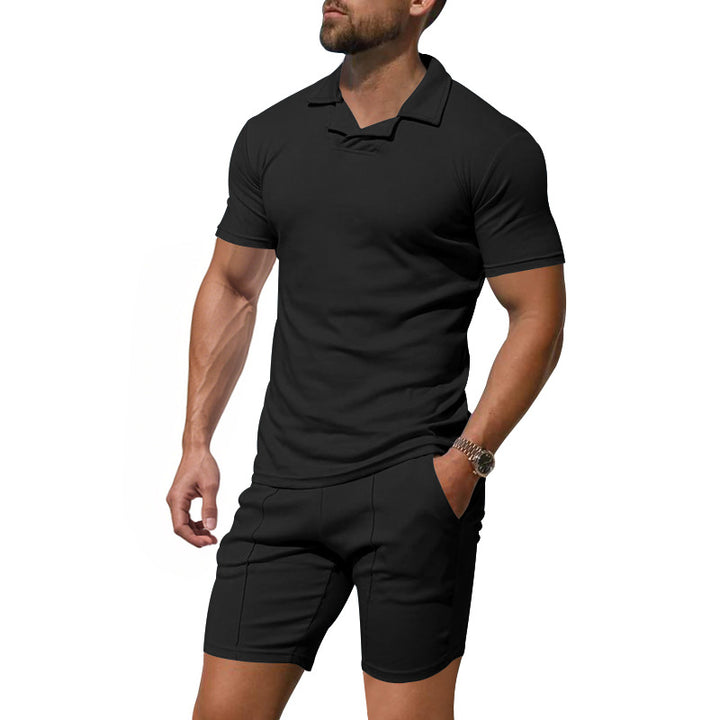 Herren Freizeit-Set mit Polohemd und sportlichen Shorts Echoarchiv