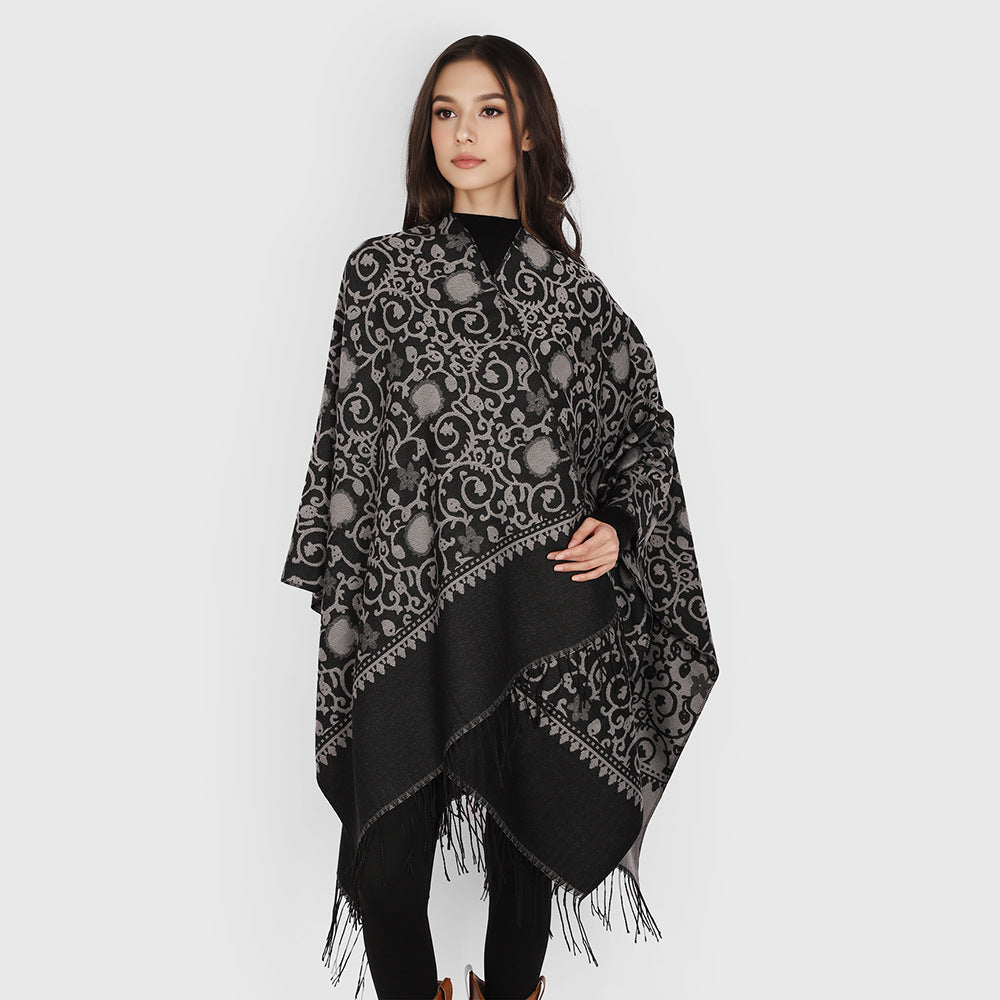 Damen Jacquard-Ruana mit ornamentalem Bordürenmuster und Fransensaum – Avérine