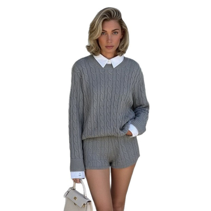 Damen nan Zopfmuster-Strickset mit Oversize-Pullover, kontrastierendem Hemdblusenkragen und Highwaist-Shorts Echo Archiv