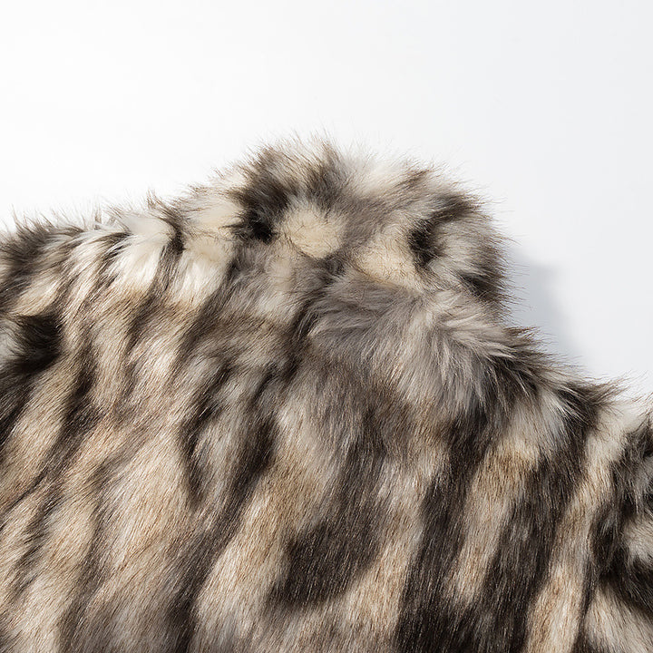 Damen Kurze Kunstfelljacke mit voluminöser Pelzoptik, kastiger Silhouette und Eingrifftaschen Echo Archiv
