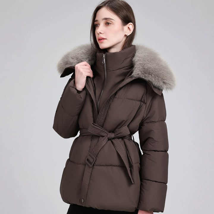 Damen Taillierter Pufferparka mit Wickelgürtel, hohem Stehkragen und voluminösem Fellkragen Echo Archiv