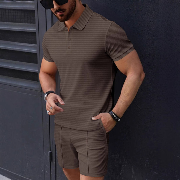 Herren modisches Kurzarm-Polohemd und Shorts Set mit strukturiertem Design Echoarchiv