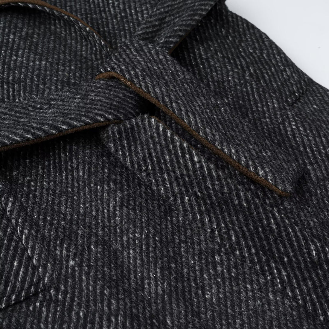Damen Langer Woll-Herringbone Mantel mit Bindegürtel und großem Reverskragen Echoarchiv