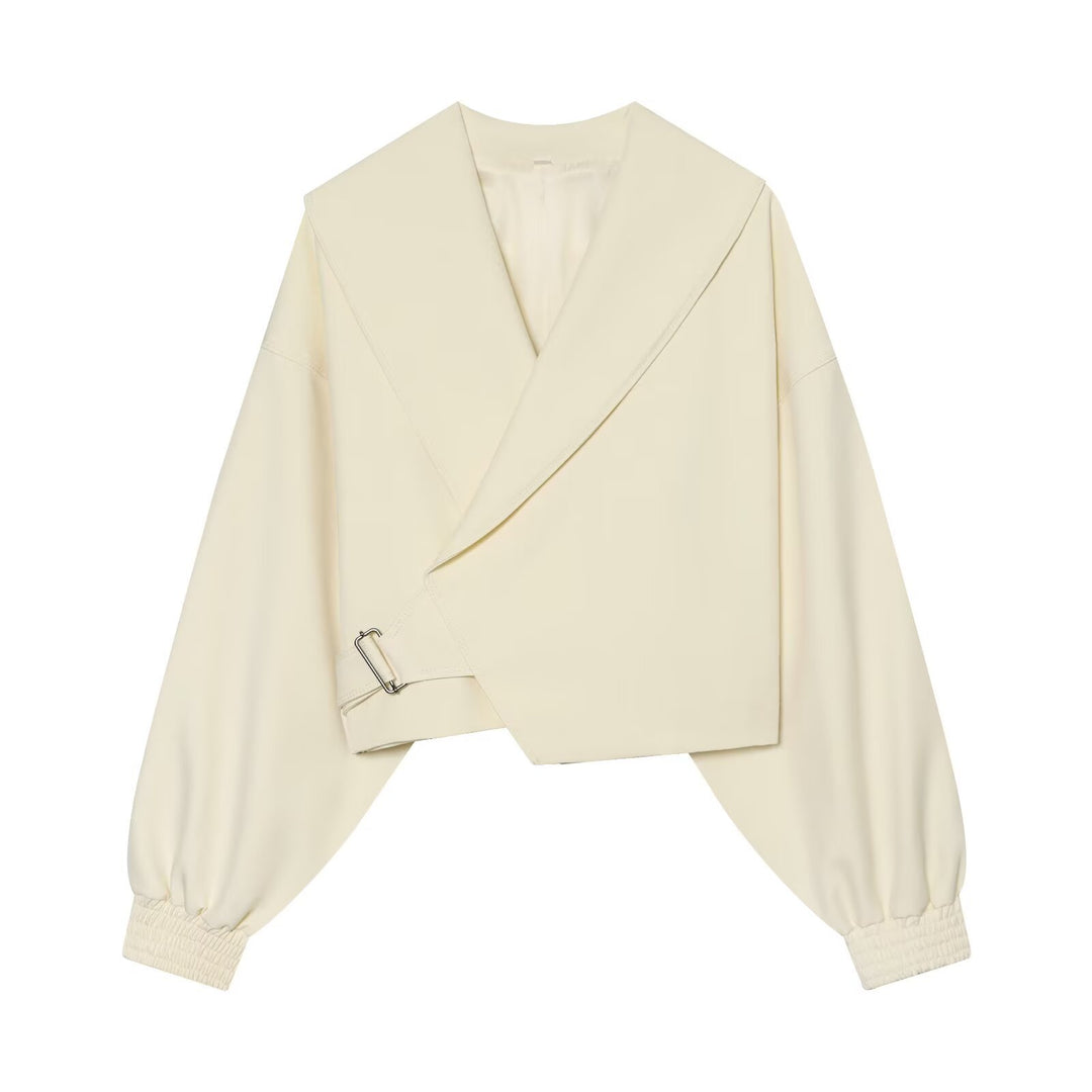 Damen Kurze Wickeljacke mit weitem Schalkragen, taillierendem Schnallenband und Ballonärmeln Echo Archiv