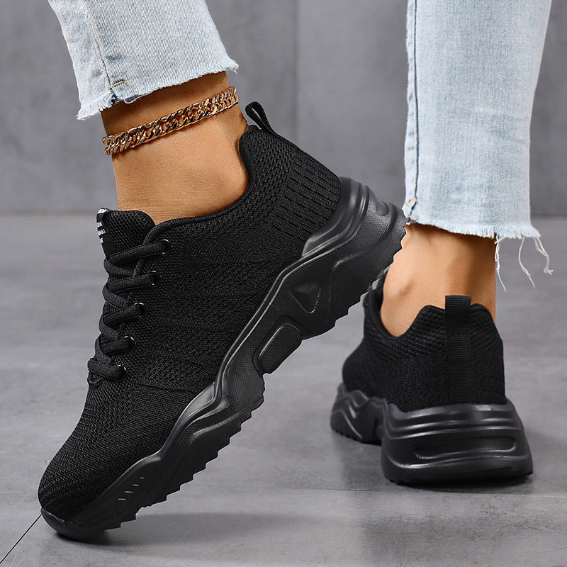 Damen Urbaner Strick-Sneaker mit elastischem Schaft, robuster Profilsohle und gepolstertem Komfortfußbett Echoarchiv