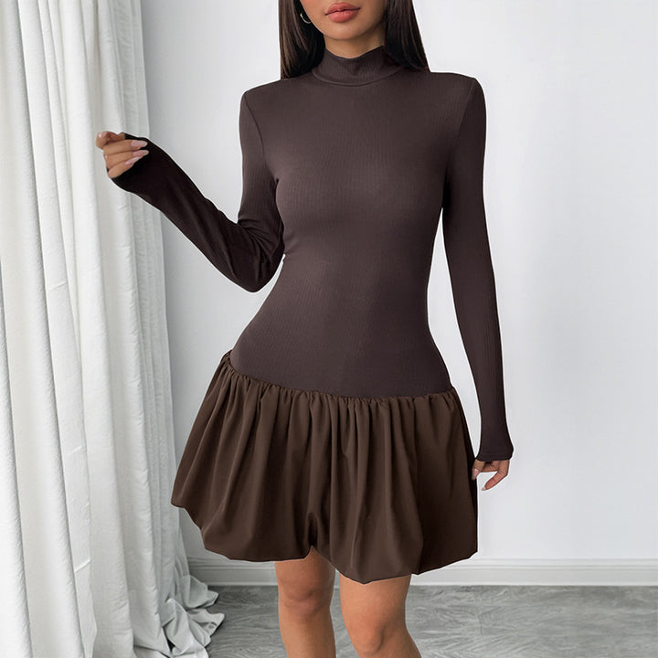 Damen Langes Kleid mit Rüschen- und Rollkragen Echo Archiv