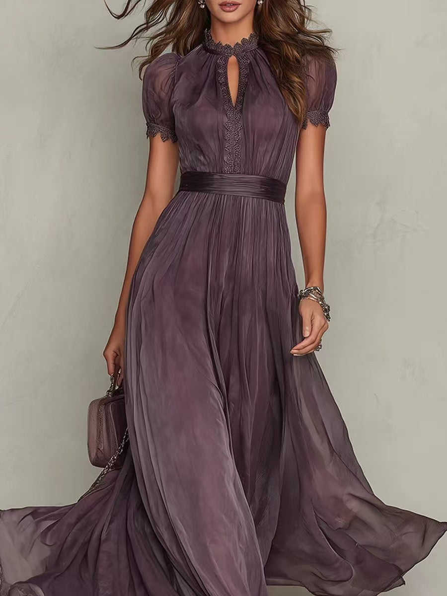 Damen nan langes Chiffon-Abendkleid mit Spitzen‑Stehkragen, Schlüsselöffnung und taillierter Schärpe Echo Archiv