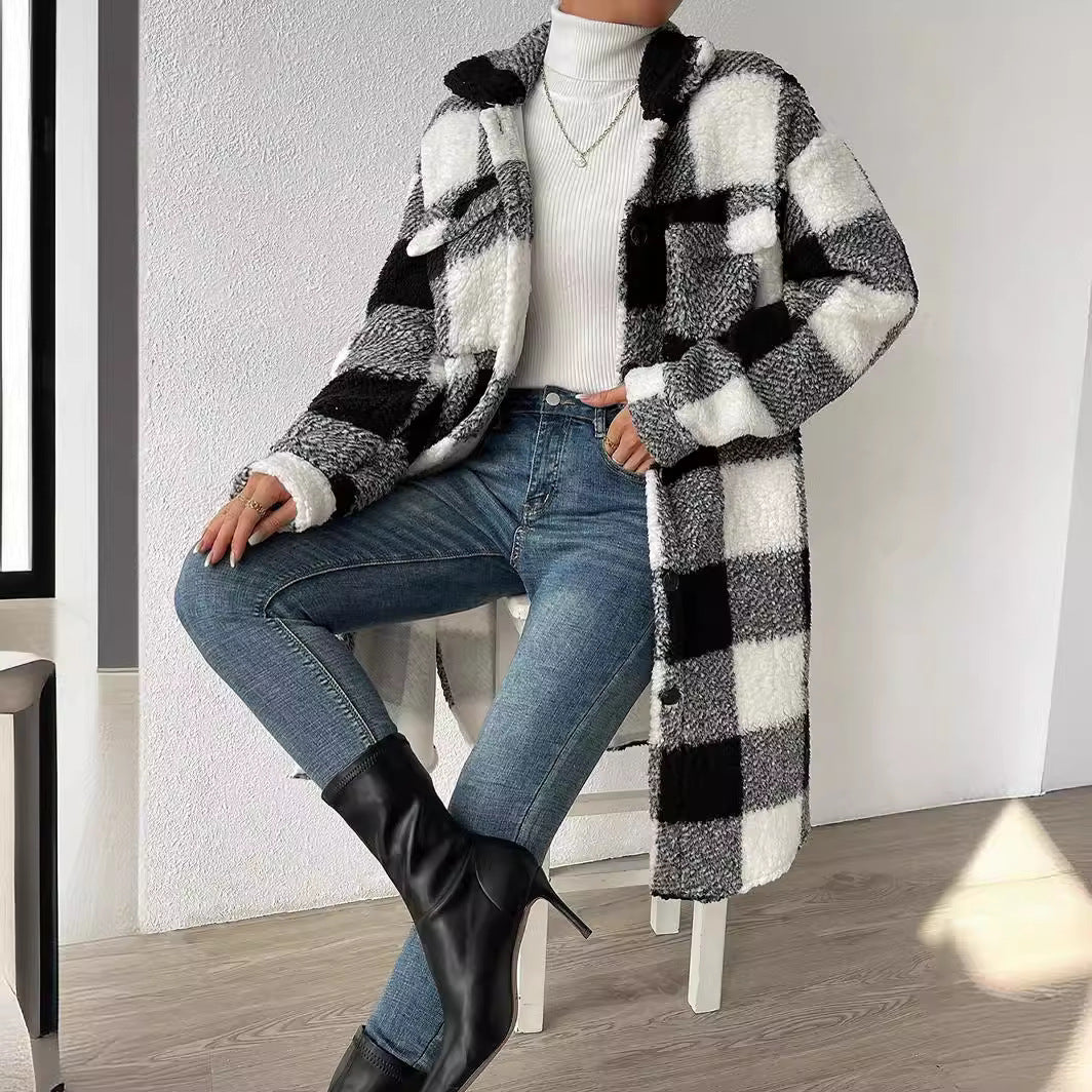Damen nan langer Teddy-Karo-Mantel mit Hemdkragen, aufgesetzten Brusttaschen und Knopfleiste Echo Archiv