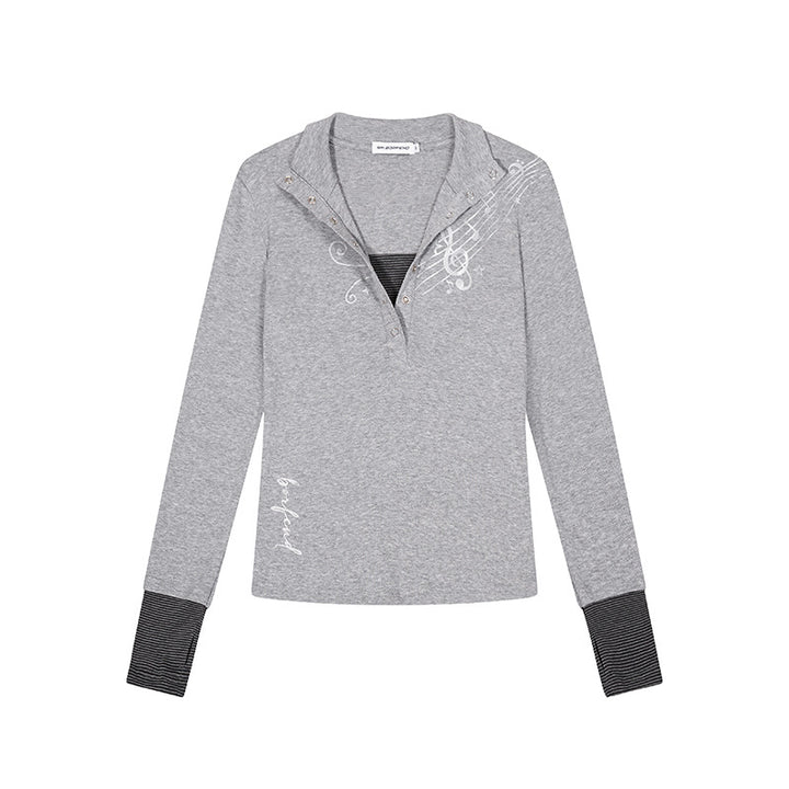 Damen Langarmshirt mit Henley-Knopfleiste, Kontrastbündchen und Notenprint Echoarchiv
