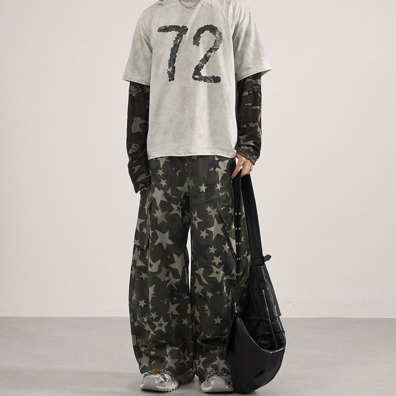 Herren weite Cargo-Palazzo-Hose mit allover Sternen-Print und Utility-Taschen Echo Archiv