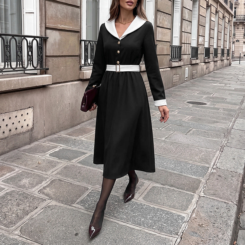 Damen Vintage-inspiriertes A-Linien Midikleid mit kontrastierendem Reverskragen, Taillengürtel und goldenen Zierknöpfen – Élara