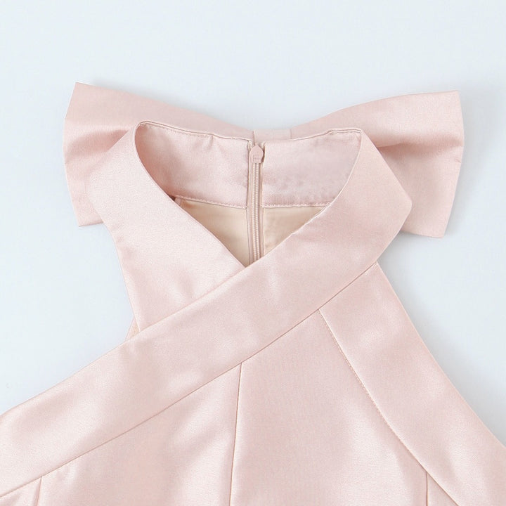 Damen Abendkleid mit asymmetrischem Schnitt und eleganter Rückenverzierung Echo Archiv