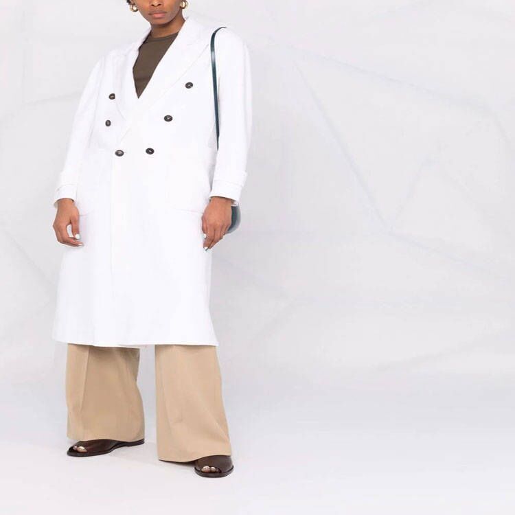 Damen Zweireihiger Midimantel im modernen Tailoring mit verlängertem Revers und aufgesetzten Taschen Echoarchiv