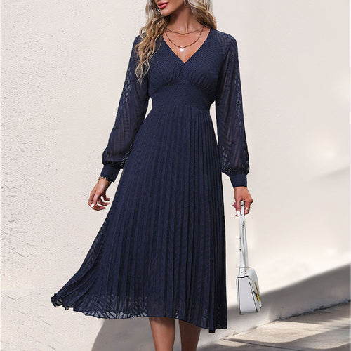 Damen Plissee Midi-Kleid mit V-Ausschnitt und langen Ärmeln Echo Archiv