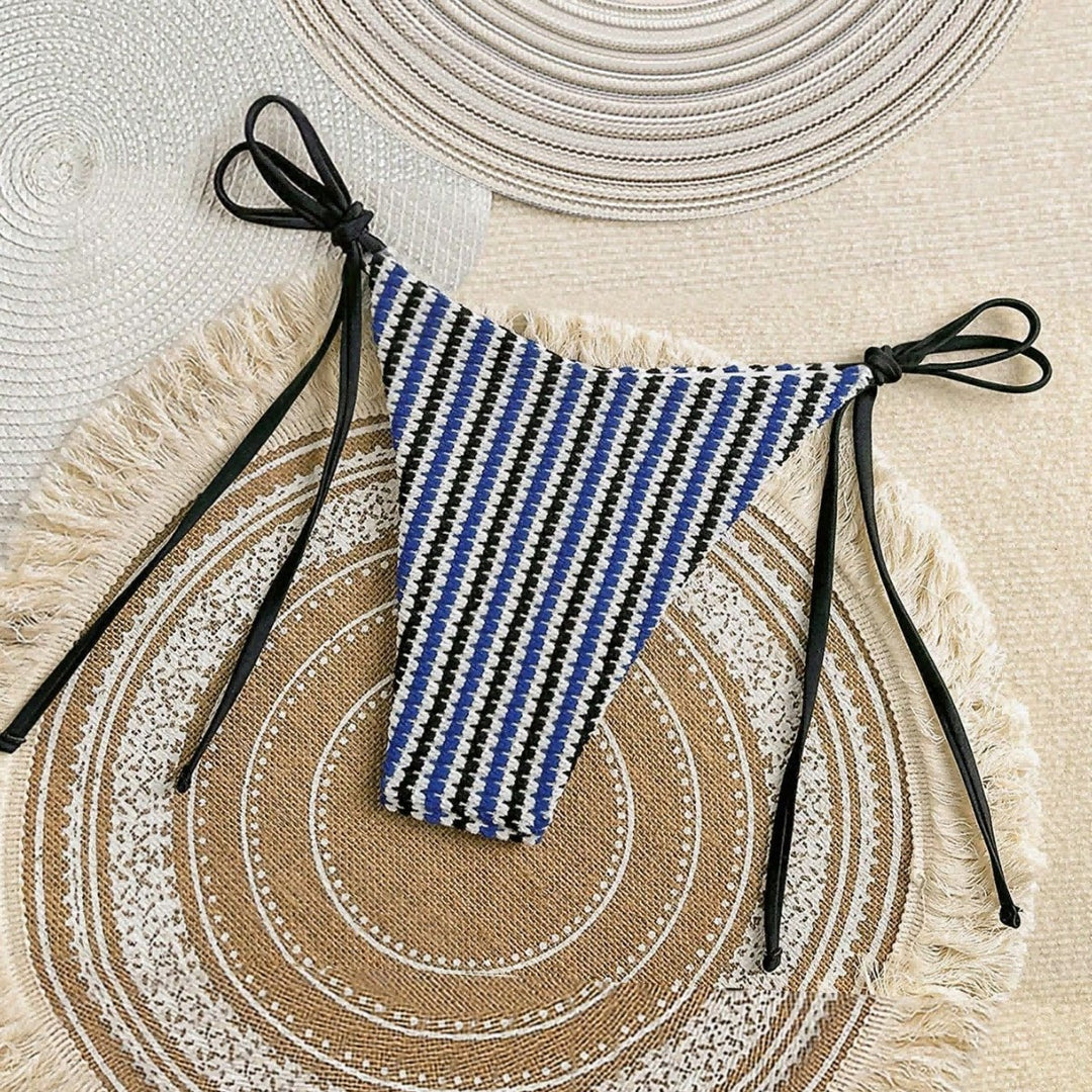 Damen Hochgeschnittenes Bikiniunterteil mit eleganten Bindebändern Echo Archiv