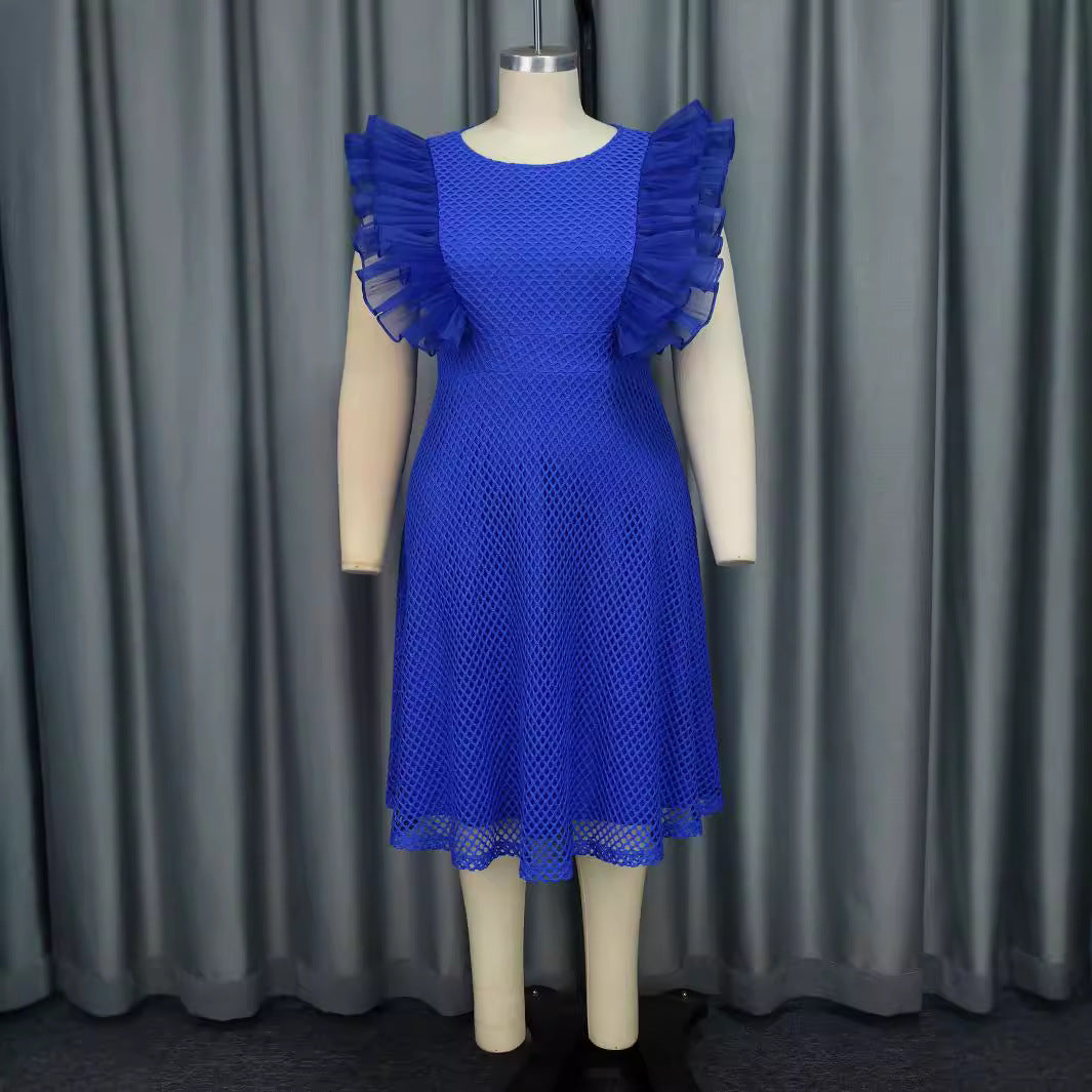 Damen Trendiges Kleid mit Rüschenschulter Echo Archiv