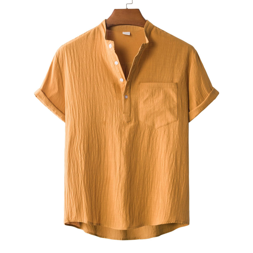 Herren Kurzarmhemd mit modernem Henley-Kragen und praktischer Brusttasche Echoarchiv