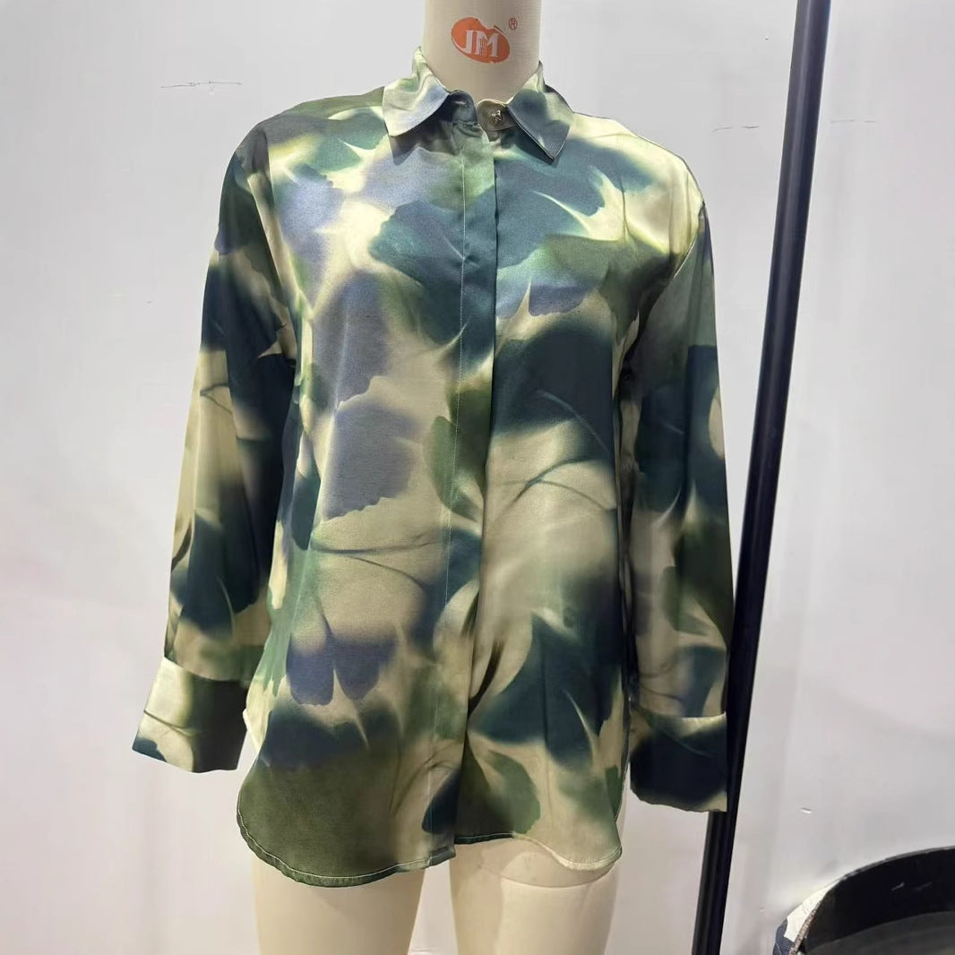 Damen nan seidenähnliche Hemdbluse mit verdeckter Knopfleiste und abstraktem Print Echo Archiv