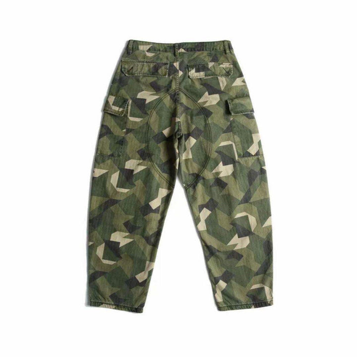 Herren Cargohose mit modernem Camouflage-Muster Echoarchiv