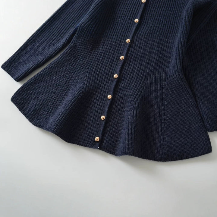 Damen Strickjacke mit tailliertem, ausgestelltem Saum und Zierknopfleiste Echo Archiv