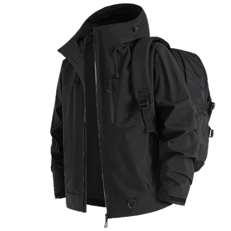 Herren funktionale Outdoor-Jacke mit verstellbarem Kapuzenzug und praktischen Reißverschlusstaschen Echoarchiv