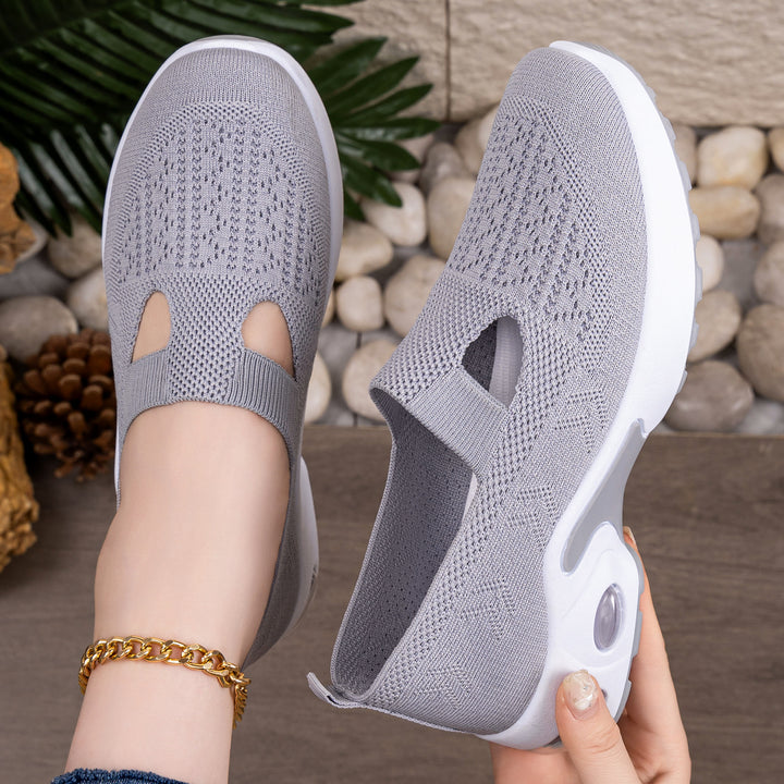 Damen nan gestrickter Schlupf-Sportslipper mit elastischem Einstieg, Cut-Out-Detail und sichtbarer Luftdämpfung Echo Archiv