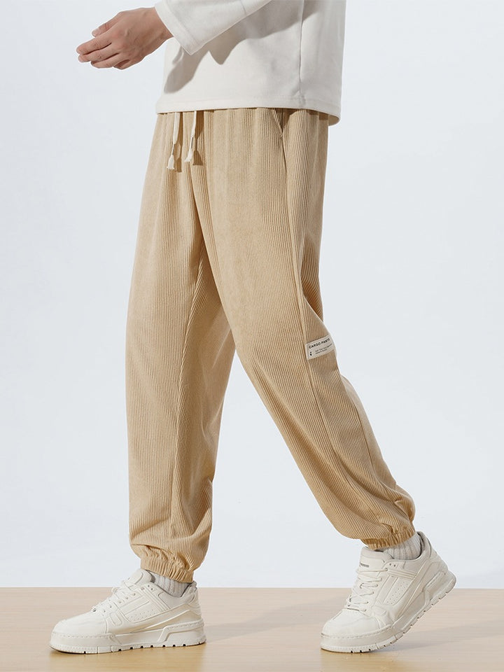 Herren Relaxed-Fit Cord-Jogginghose mit Tunnelzug, elastischen Knöchelbündchen & Cargo-Detail Echo Archiv