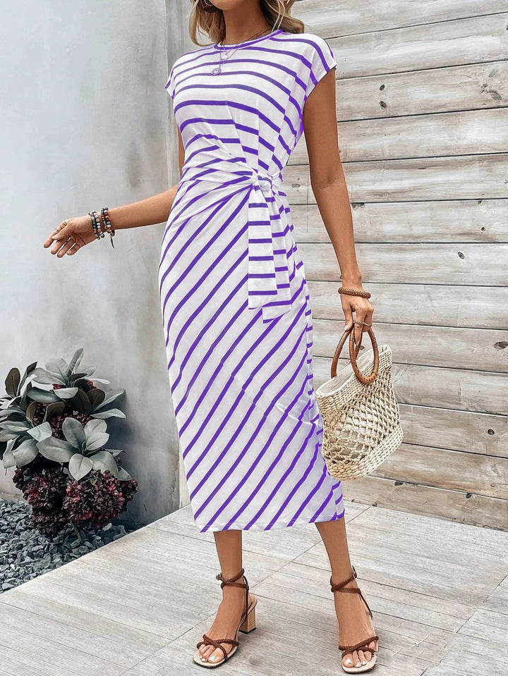 Damen Wickelkleid im modernen Streifenlook mit Taillenknoten Echo Archiv