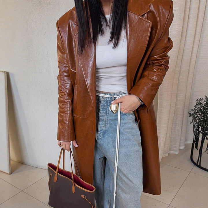 Damen Lang geschnittener Lackleder-Trenchcoat mit Reverskragen und kastiger Oversize-Passform Echoarchiv