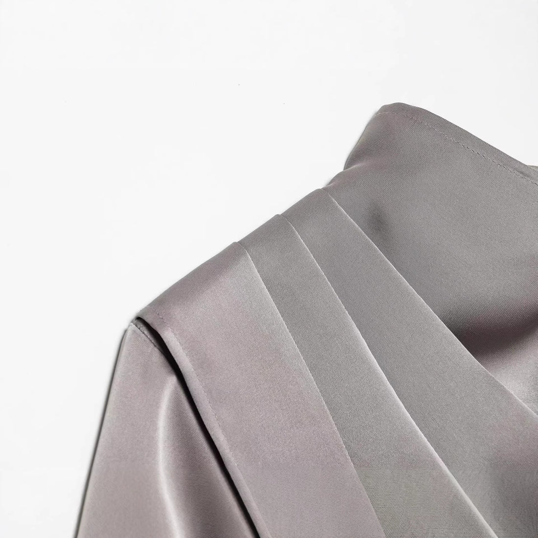 Damen Asymmetrische Drapierte Satinbluse mit Wasserfallkragen Echoarchiv