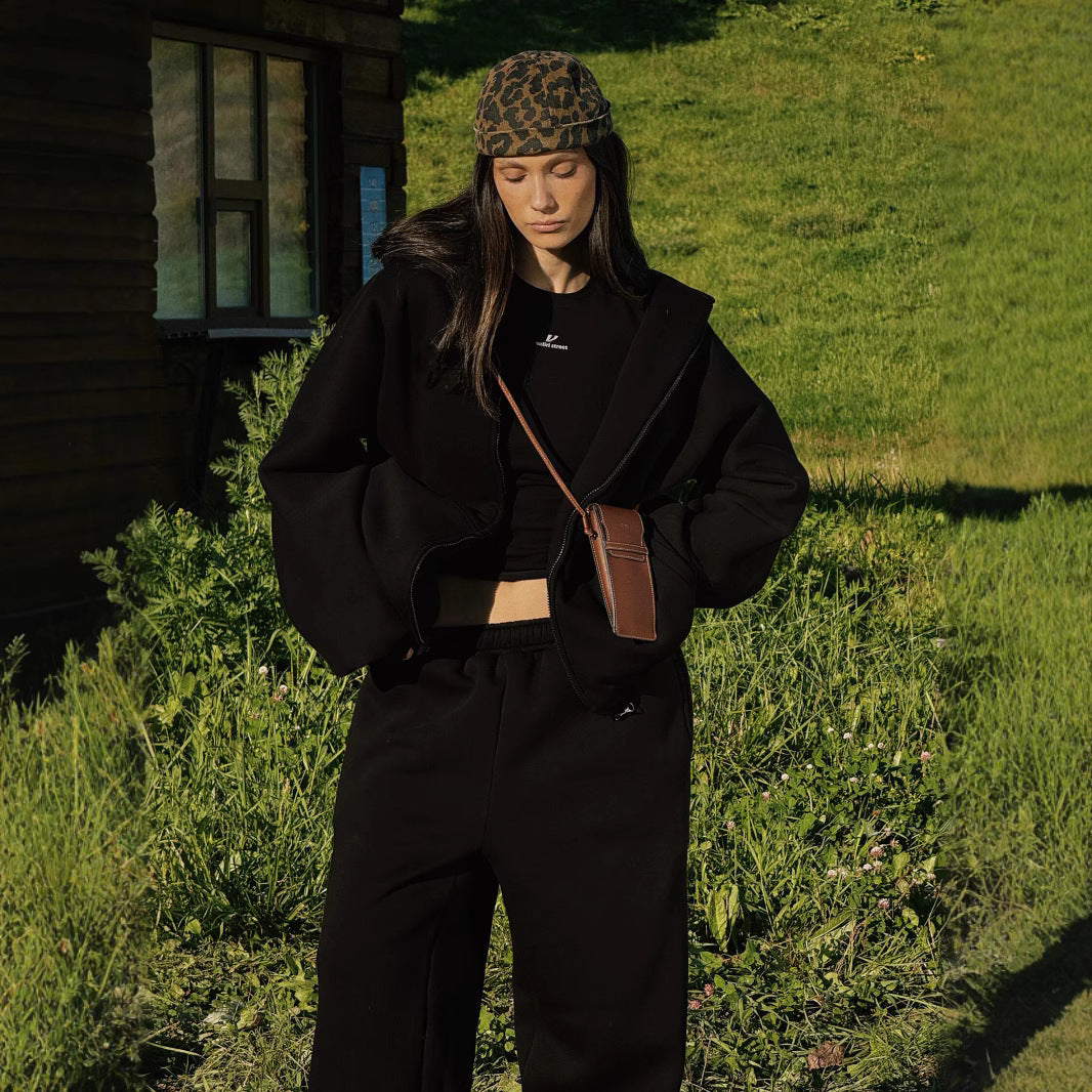 Damen Komfort-Kapuzen-Zipjacke mit verdecktem Reißverschluss, Kängurutasche und gerader Sweat-Hose – Auréline