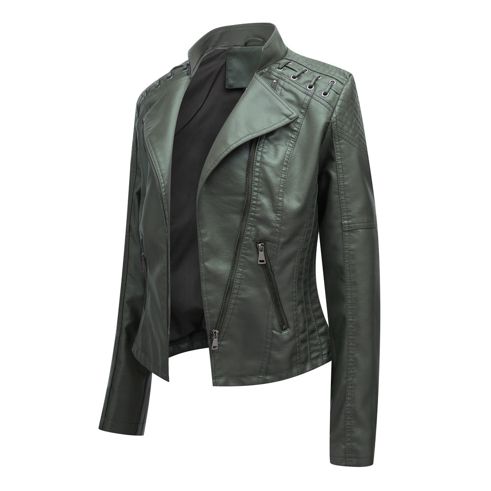 Damen nan taillierte Kunstleder-Bikerjacke mit gesteppter Schulterpartie, asymmetrischem Reißverschluss und Zierösen Echo Archiv