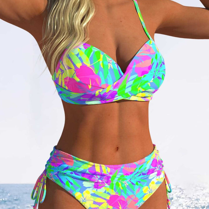 Damen Bikini-Set mit raffiniertem Wickel-Oberteil und hohem Beinausschnitt Echo Archiv