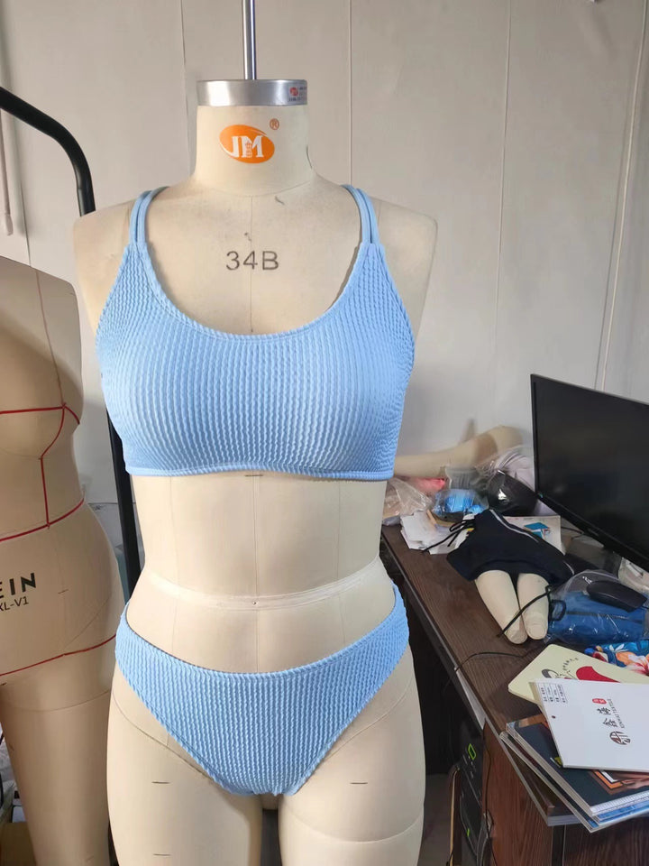Damen Bikini-Set mit sportlichem Design und raffinierten Trägern Echo Archiv