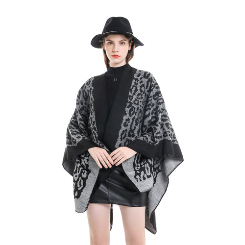 Damen Grobgewebter Jacquard‑Umhang mit Leo‑Print und offener Kimono‑Silhouette – Avérine