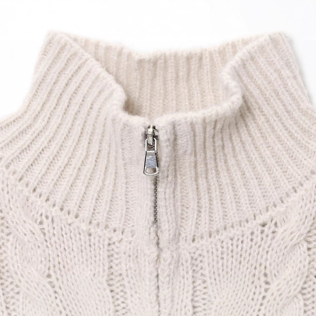 Damen Grobgestrickte Zopfstrick-Cardigan mit Stehkragen und Reißverschluss Echoarchiv